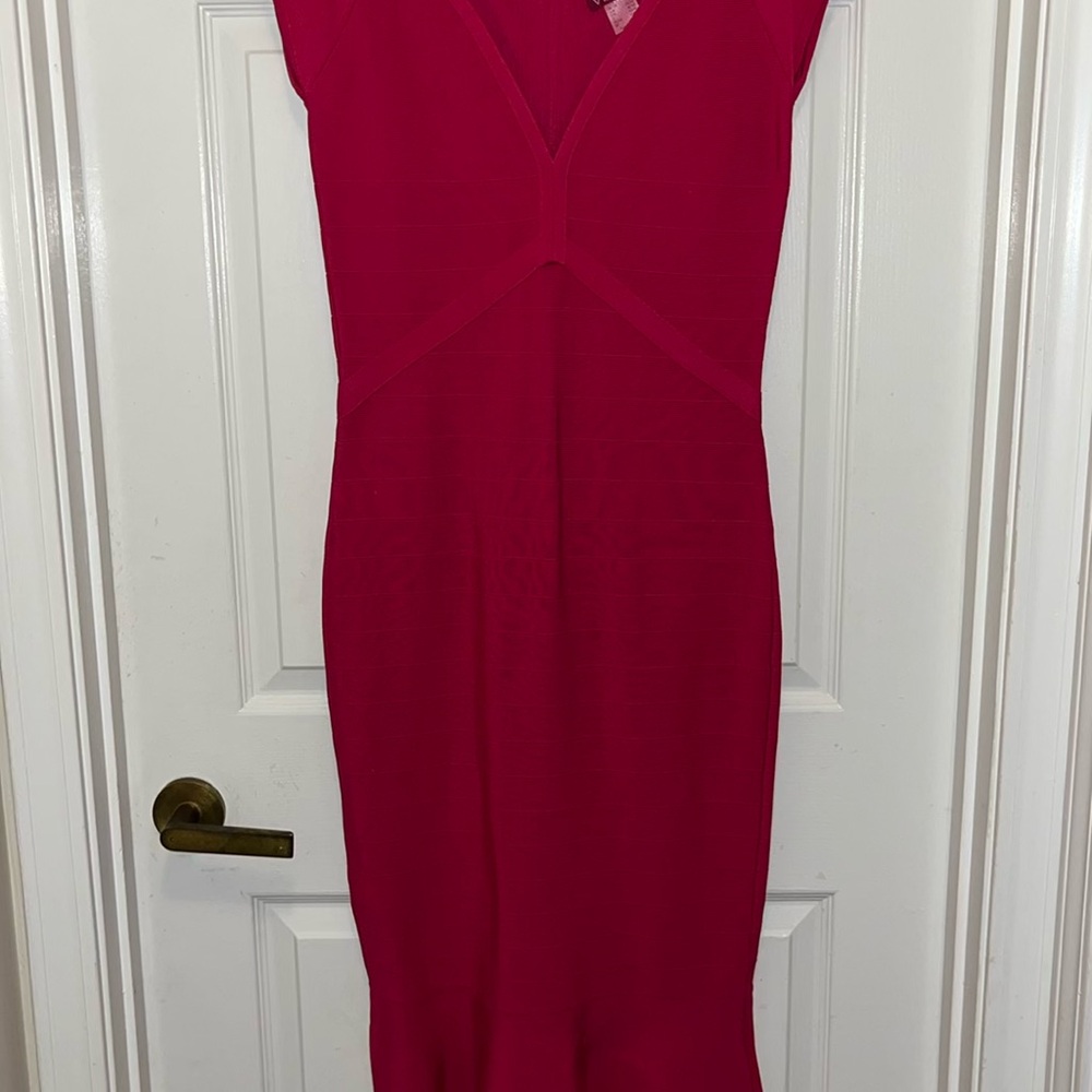 VENUS Pink Sheath Midi Dress with V-Neck